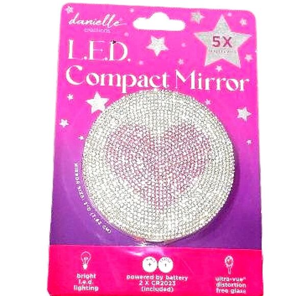 Danielle Creations 5X LED Rhinestone Heart Compact Mirror - Picture 1 of 6